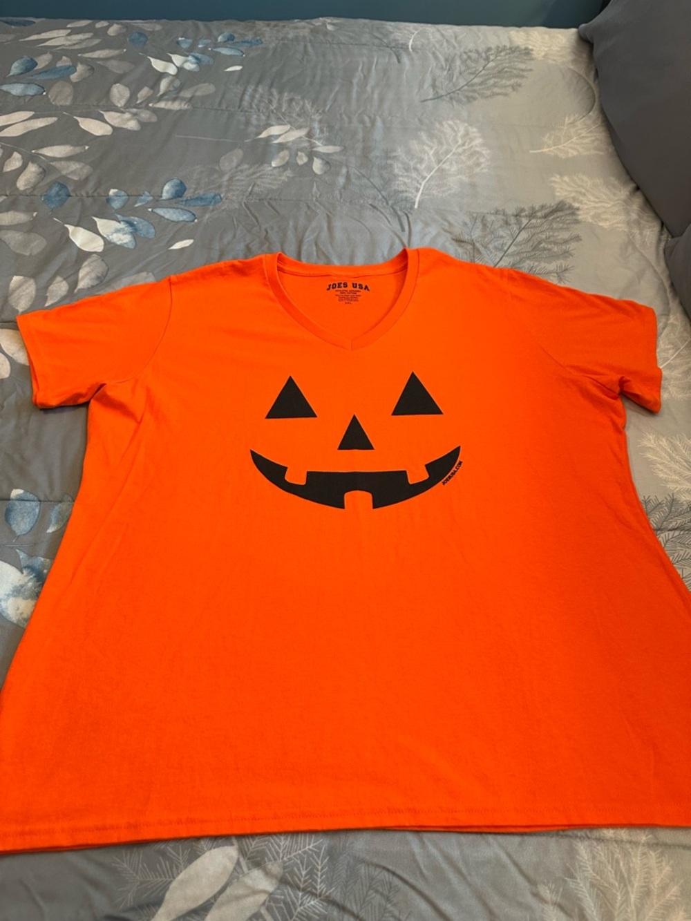 EUC Joe's USA WOMENS Orange Jack-O'-Lantern V Neck Tee Sz 3XL